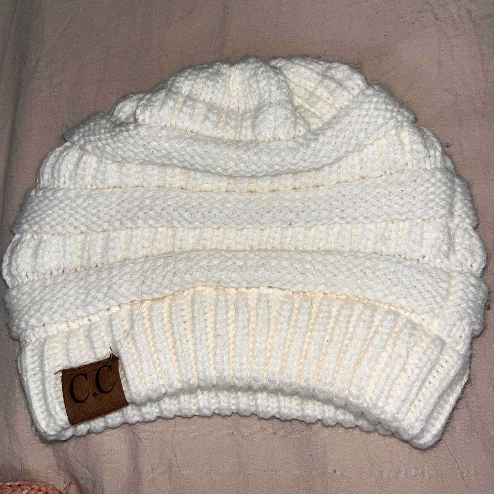 C.C BEANIES - Picture 5 of 7